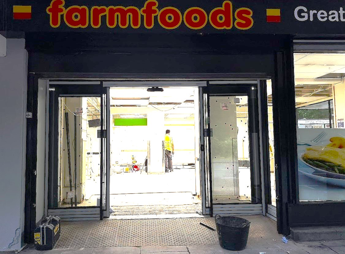 Farmfoods commercial shopfront installation – Prestige Aluminium Systems