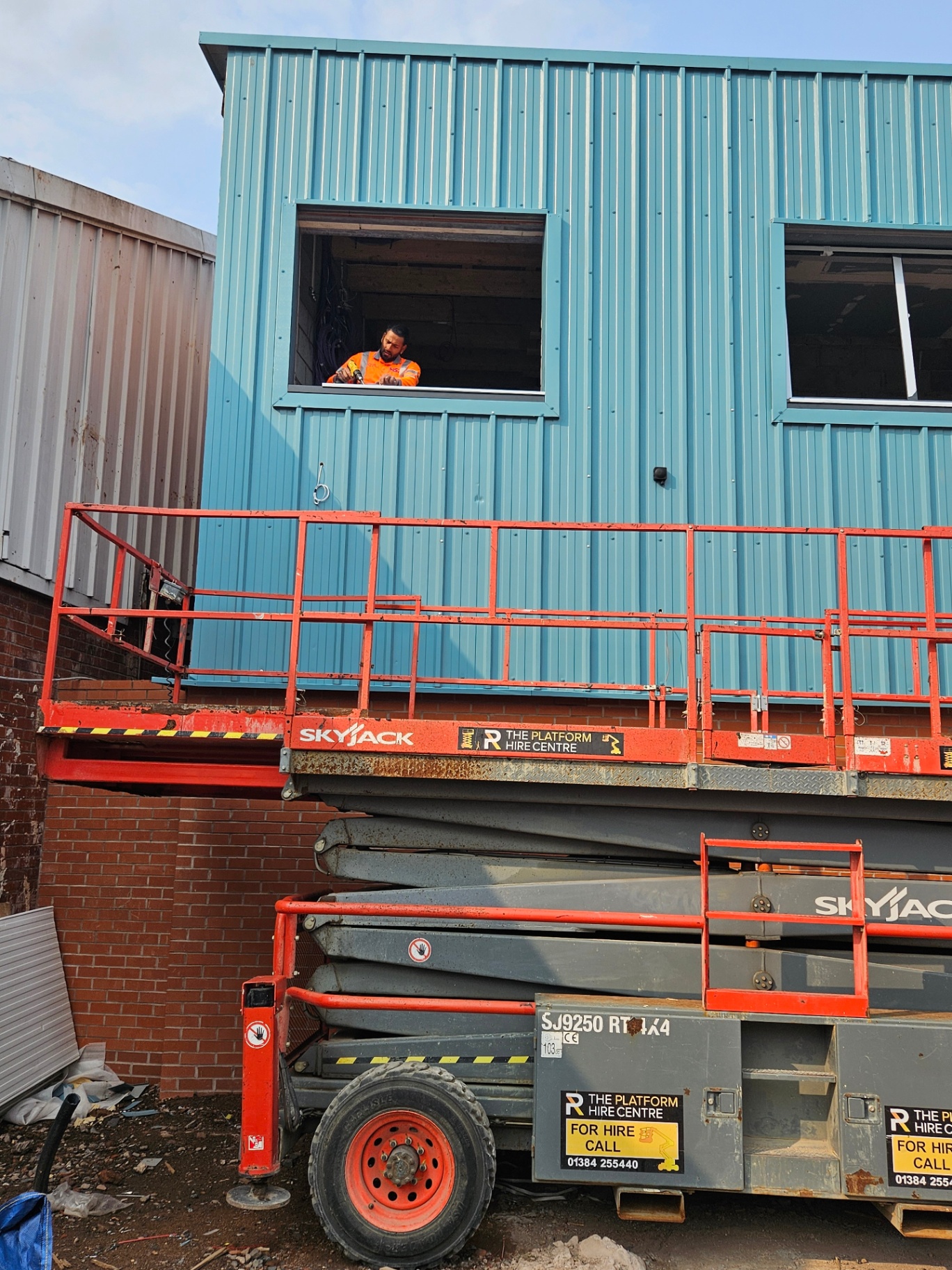 Thermally broken aluminium windows installation – Prestige Aluminium Systems