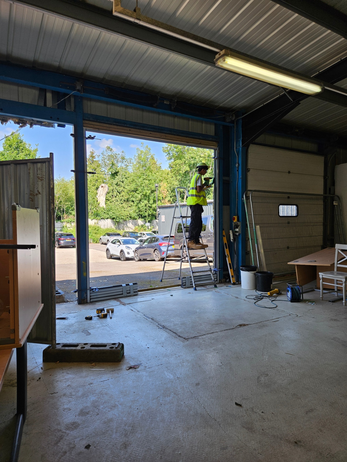 Sascron Car Dealership Oxford — aluminium curtain wall and showroom glazing – Prestige Aluminium Systems